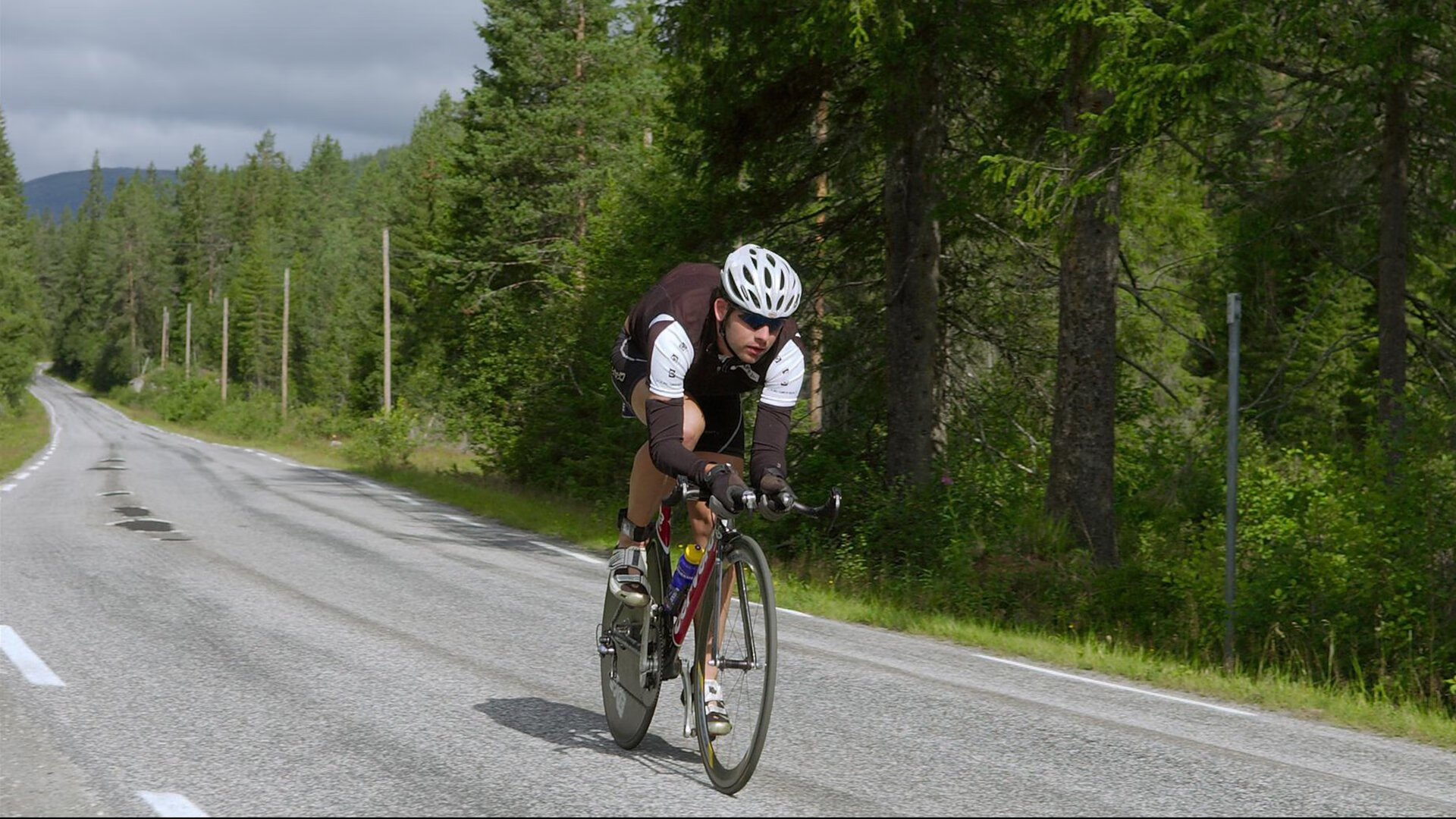 中国队接力表现稳定夺得季军，中国队接力名单